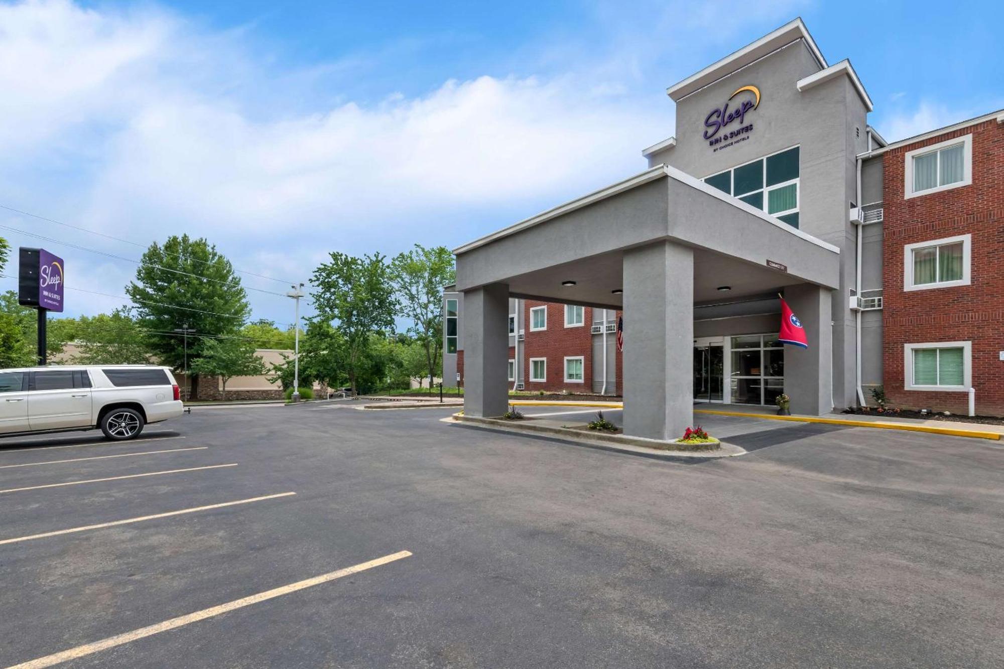 Sleep Inn & Suites Pigeon Forge Downtown Exterior photo