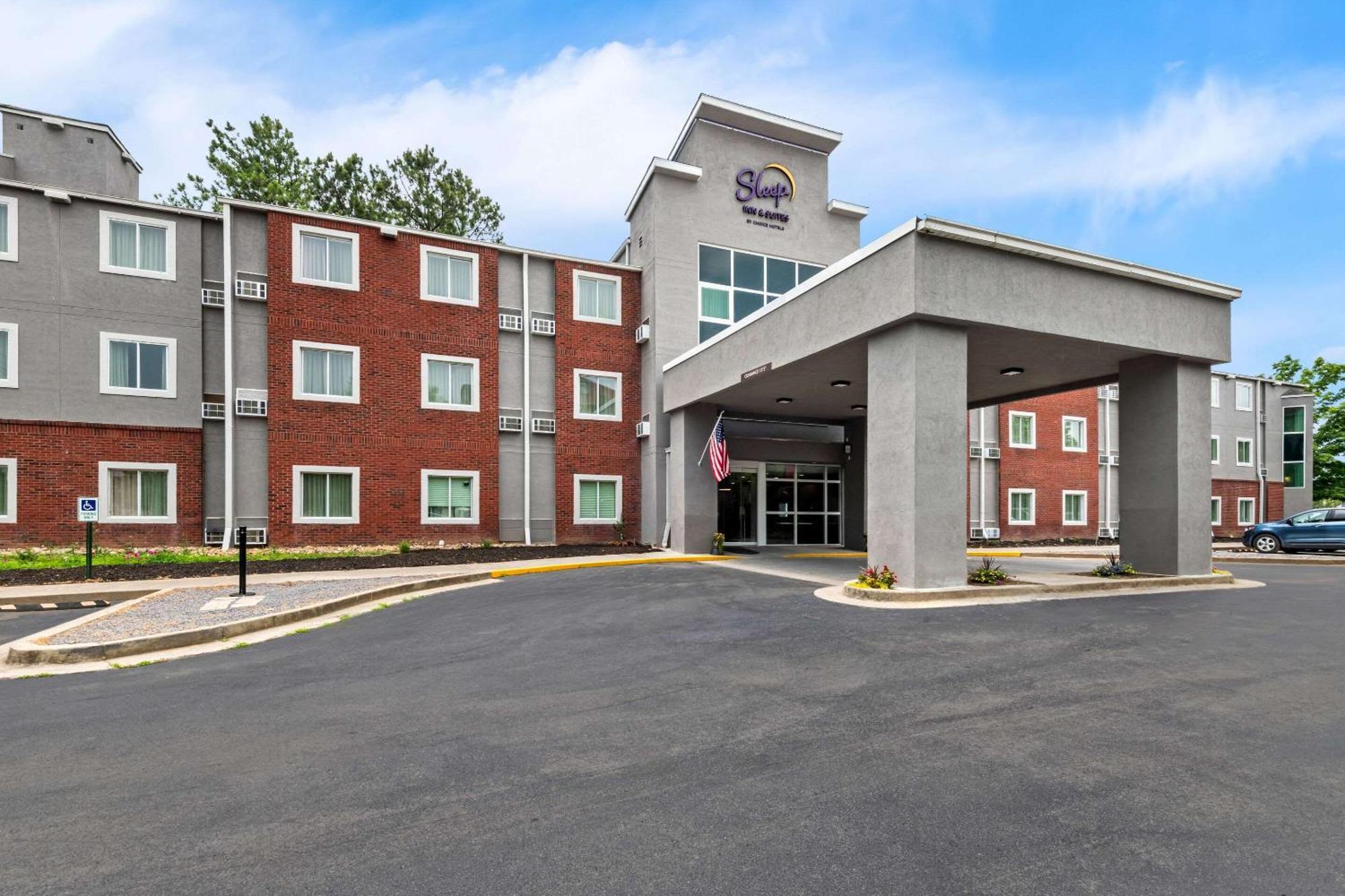 Sleep Inn & Suites Pigeon Forge Downtown Exterior photo