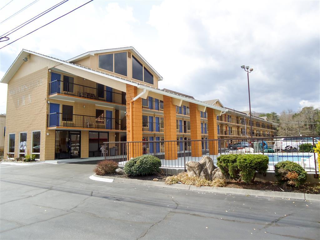 Sleep Inn & Suites Pigeon Forge Downtown Exterior photo