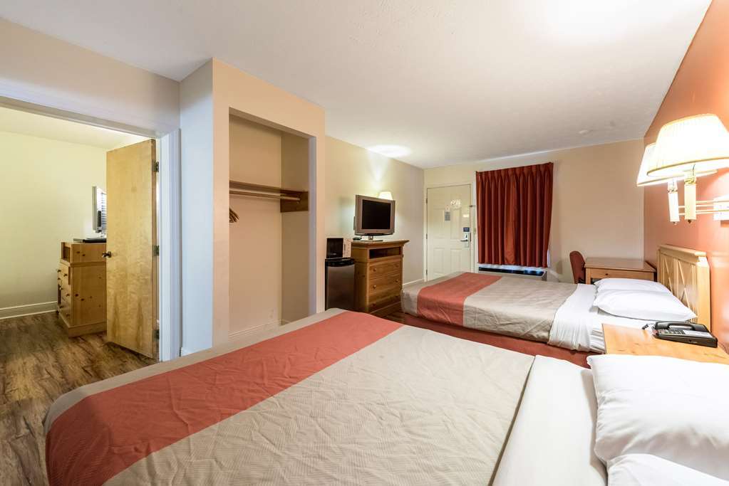 Sleep Inn & Suites Pigeon Forge Downtown Room photo